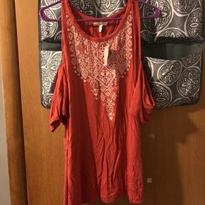 Maurice’s plus size 2 (20-22) cold shoulder top
